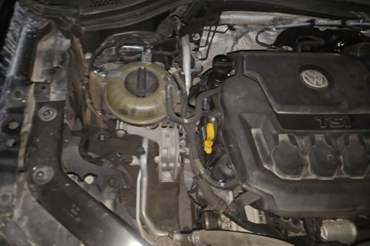 Used Volkswagen Tiguan L 2018 330TSI Automatic Two-Wheel Drive Luxury Edition Engine Bay Right