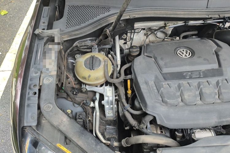 Used Volkswagen Tiguan L 2018 330TSI Automatic Two-Wheel Drive Comfort Edition Engine Bay Right
