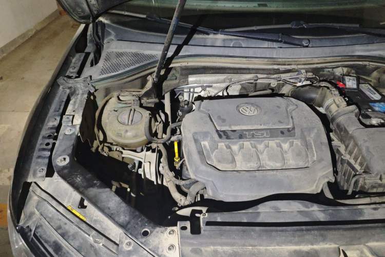 Used Volkswagen Tiguan L 2018 Facelift 330TSI Automatic Two-Wheel Drive Luxury Edition Engine Bay Right