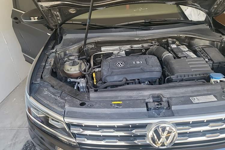 Used Volkswagen Tiguan L 2018 380TSI Automatic All-Wheel Drive Luxury Edition Engine Bay Right