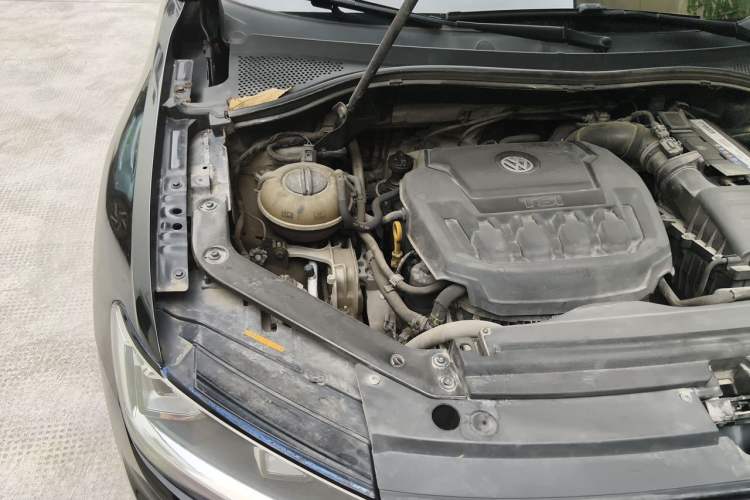 Used Volkswagen Tiguan L 2018 330TSI Automatic Two-Wheel Drive Luxury Edition Engine Bay Right