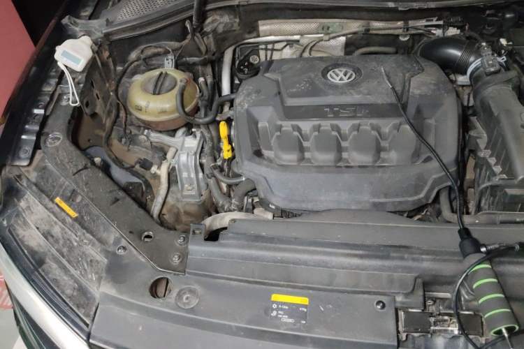 Used Volkswagen Tiguan L 2018 330TSI Automatic Two-Wheel Drive Luxury Edition Engine Bay Right