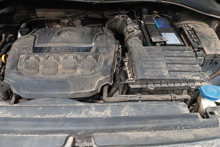 Used Volkswagen Tiguan L 2018 330TSI Automatic Two-Wheel Drive Luxury Edition Engine Bay