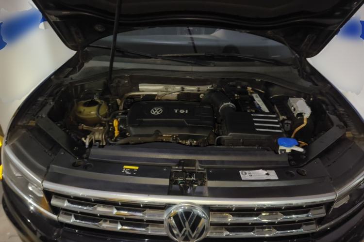 Used Volkswagen Tiguan L 2018 380TSI Automatic All-Wheel Drive Luxury Edition Engine Bay