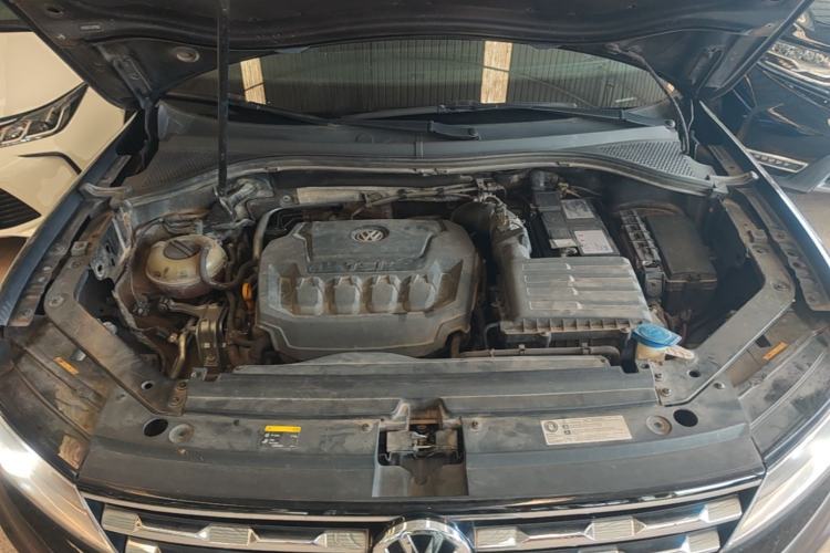 Used Volkswagen Tiguan L 2018 330TSI Automatic Two-Wheel Drive Luxury Edition Engine Bay