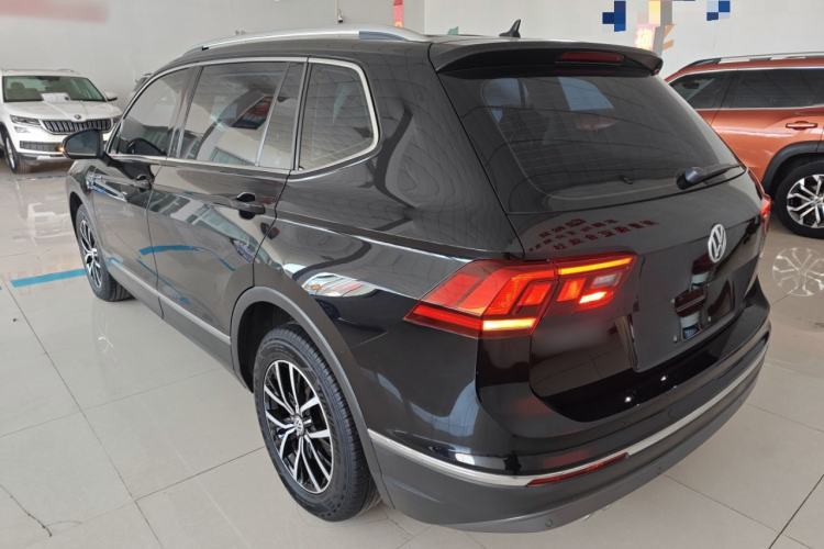 Used Volkswagen Tiguan L 2018 Facelift 330TSI Automatic Two-Wheel Drive Luxury Edition Exterior 2