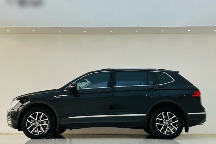 Used Volkswagen Tiguan L 2018 Facelift 330TSI Automatic Two-Wheel Drive Luxury Edition Exterior 3