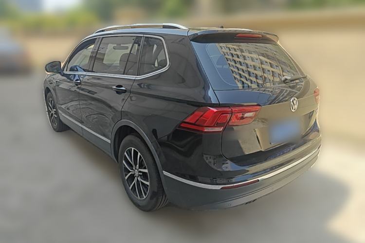 Used Volkswagen Tiguan L 2018 Facelift 330TSI Automatic Two-Wheel Drive Luxury Edition Exterior 3