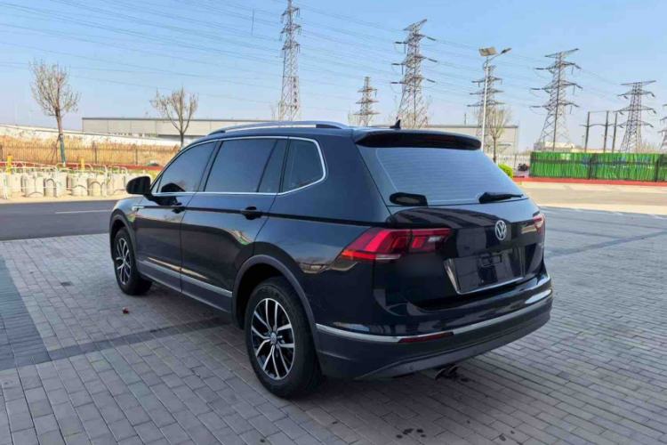 Used Volkswagen Tiguan L 2018 Facelift 330TSI Automatic Two-Wheel Drive Luxury Edition Exterior 3