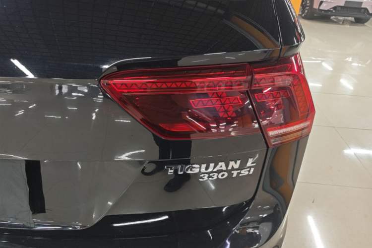 Used Volkswagen Tiguan L 2018 330TSI Automatic Two-Wheel Drive Flagship Edition Exterior 3