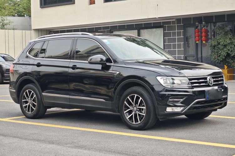 Used Volkswagen Tiguan L 2018 Facelift 330TSI Automatic Two-Wheel Drive Luxury Edition Exterior 3