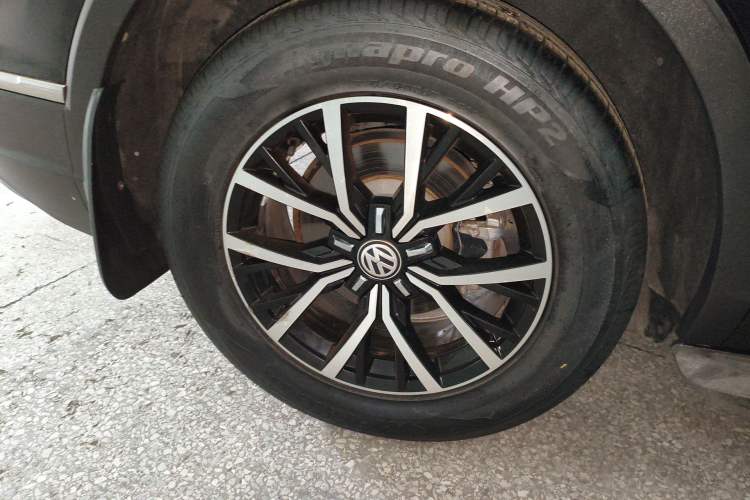 Used Volkswagen Tiguan L 2018 Revised Version 330TSI Automatic Two-Wheel Drive Comfort Edition Exterior 3