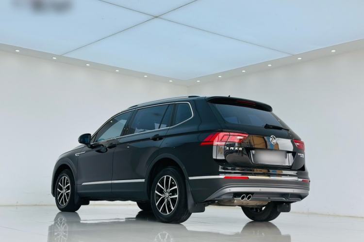 Used Volkswagen Tiguan L 2018 Facelift 330TSI Automatic Two-Wheel Drive Luxury Edition Exterior 4