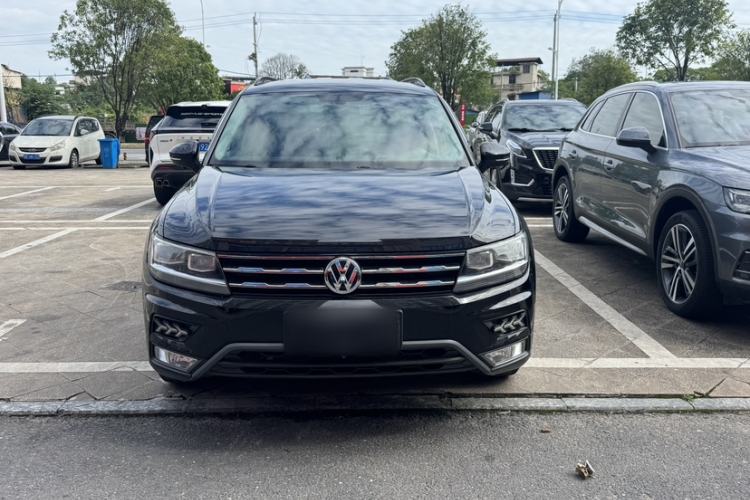 Used Volkswagen Tiguan L 2018 330TSI Automatic Two-Wheel Drive Luxury Edition Exterior 4