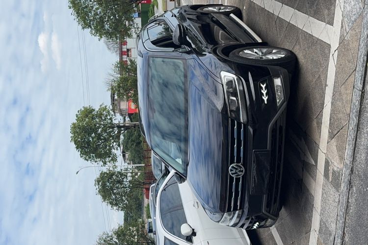 Used Volkswagen Tiguan L 2018 330TSI Automatic Two-Wheel Drive Luxury Edition Exterior 5