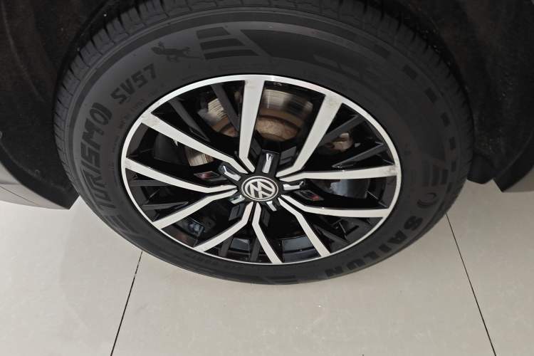 Used Volkswagen Tiguan L 2018 Facelift 330TSI Automatic Two-Wheel Drive Luxury Edition Exterior 5