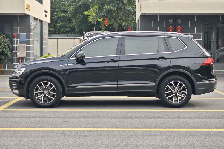 Used Volkswagen Tiguan L 2018 Facelift 330TSI Automatic Two-Wheel Drive Luxury Edition Exterior 7