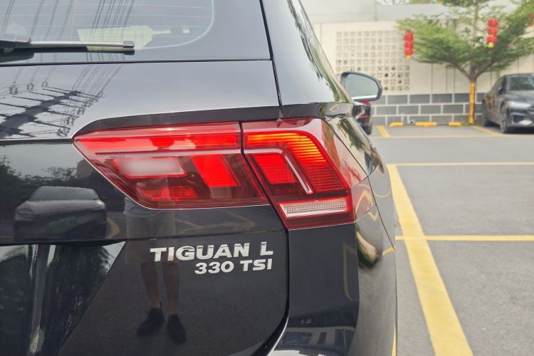 Used Volkswagen Tiguan L 2018 Facelift 330TSI Automatic Two-Wheel Drive Luxury Edition Exterior 8
