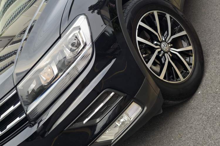 Used Volkswagen Tiguan L 2018 Facelift 330TSI Automatic Two-Wheel Drive Luxury Edition Exterior 9