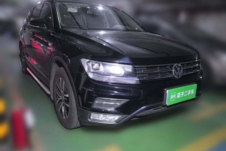 Used Volkswagen Tiguan L 2018 330TSI Automatic Two-Wheel Drive Comfort Edition Front Right 45 Deg
