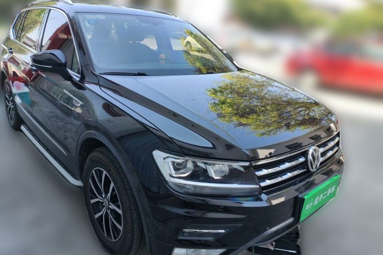 Used Volkswagen Tiguan L 2018 Facelift 330TSI Automatic Two-Wheel Drive Luxury Edition Front Right 45 Deg