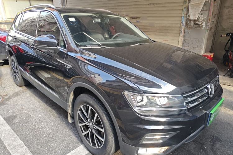 Used Volkswagen Tiguan L 2018 Facelift 330TSI Automatic Two-Wheel Drive Luxury Edition Front Right 45 Deg