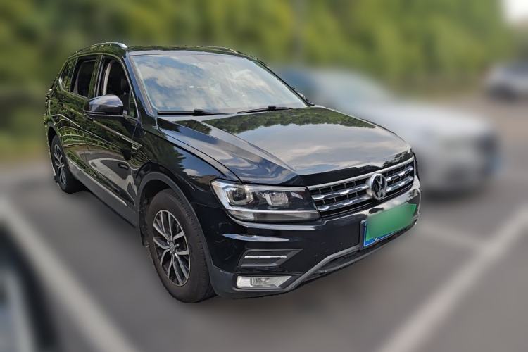 Used Volkswagen Tiguan L 2018 Facelift 330TSI Automatic Two-Wheel Drive Luxury Edition Front Right 45 Deg