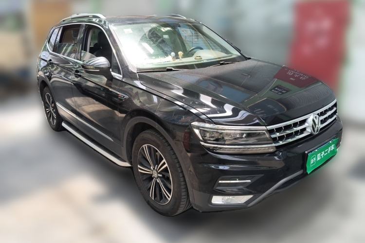 Used Volkswagen Tiguan L 2018 380TSI Automatic All-Wheel Drive Luxury Edition Front Right 45 Deg