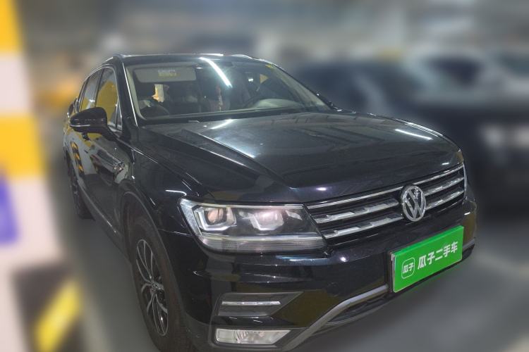Used Volkswagen Tiguan L 2018 330TSI Automatic Two-Wheel Drive Luxury Edition Front Right 45 Deg