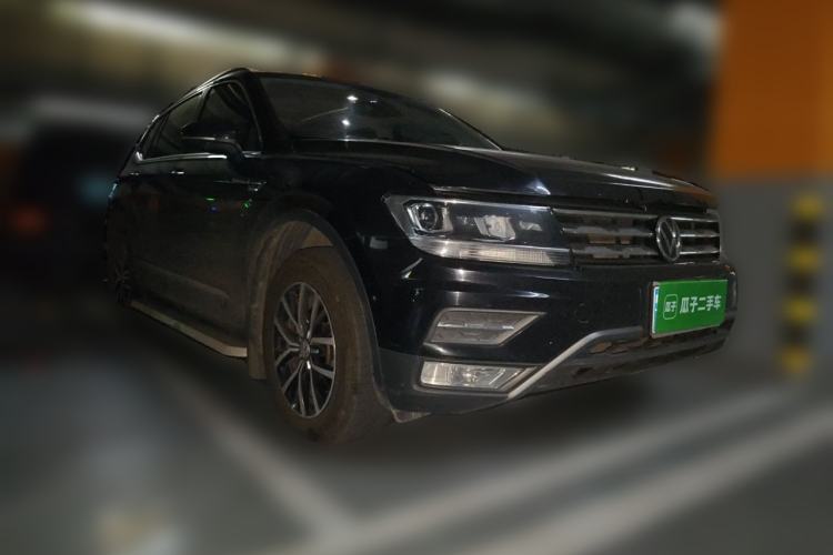 Used Volkswagen Tiguan L 2018 330TSI Automatic Two-Wheel Drive Luxury Edition Front Right 45 Deg