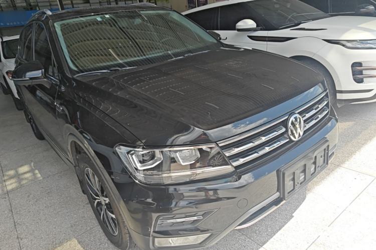 Used Volkswagen Tiguan L 2018 Facelift 330TSI Automatic Two-Wheel Drive Luxury Edition Front Right 45 Deg