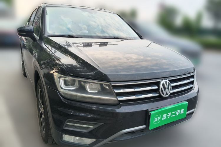 Used Volkswagen Tiguan L 2018 330TSI Automatic Two-Wheel Drive Luxury Edition Front Right 45 Deg