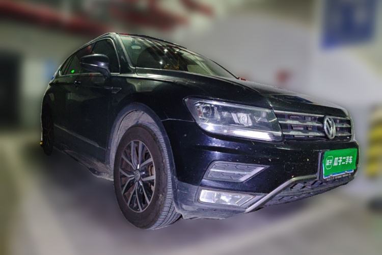Used Volkswagen Tiguan L 2018 Facelift 330TSI Automatic Two-Wheel Drive Luxury Edition Front Right 45 Deg
