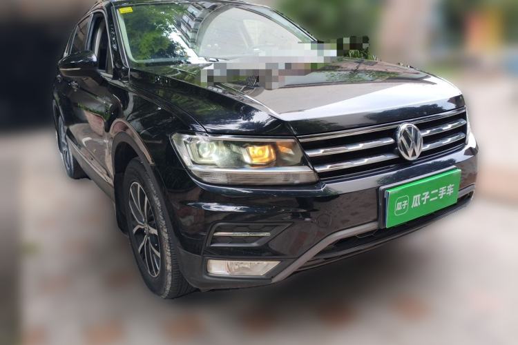 Used Volkswagen Tiguan L 2018 330TSI Automatic Two-Wheel Drive Luxury Edition Front Right 45 Deg