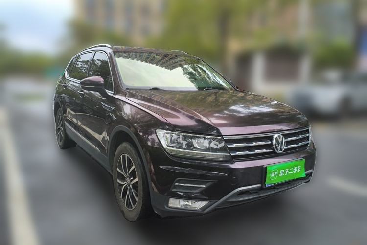 Used Volkswagen Tiguan L 2018 330TSI Automatic Two-Wheel Drive Comfort Edition Front Right 45 Deg