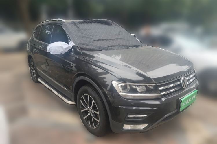 Used Volkswagen Tiguan L 2018 Facelift 330TSI Automatic Two-Wheel Drive Luxury Edition Front Right 45 Deg