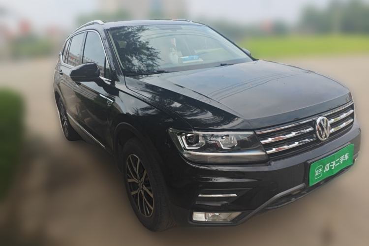 Used Volkswagen Tiguan L 2018 330TSI Automatic Two-Wheel Drive Luxury Edition Front Right 45 Deg