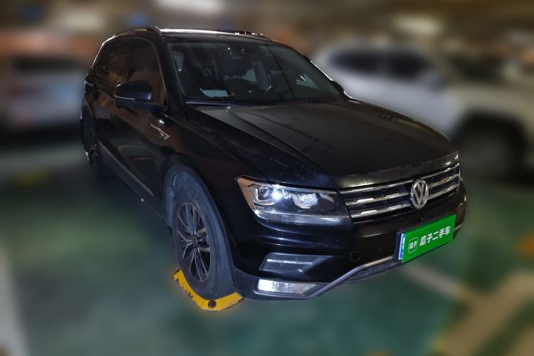 Used Volkswagen Tiguan L 2018 Facelift 330TSI Automatic Two-Wheel Drive Luxury Edition Front Right 45 Deg
