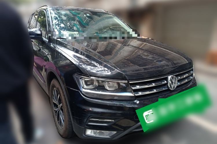 Used Volkswagen Tiguan L 2018 330TSI Automatic Two-Wheel Drive Luxury Edition Front Right 45 Deg