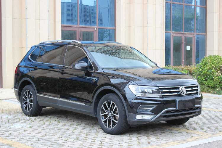 Used Volkswagen Tiguan L 2018 Facelift 330TSI Automatic Two-Wheel Drive Luxury Edition Front Right 45 Deg