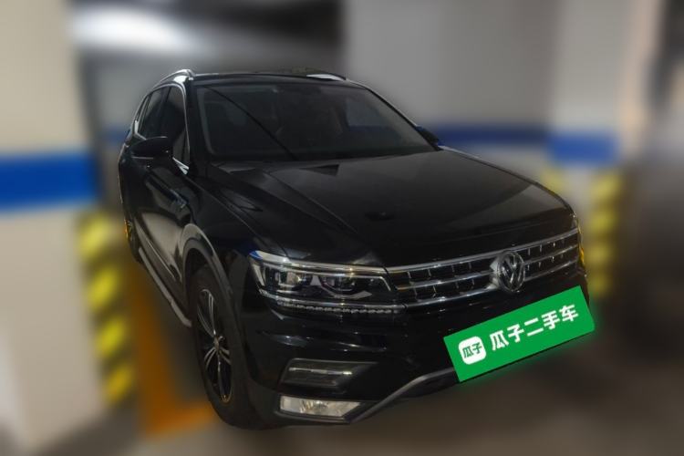 Used Volkswagen Tiguan L 2018 380TSI Automatic All-Wheel Drive Luxury Edition Front Right 45 Deg