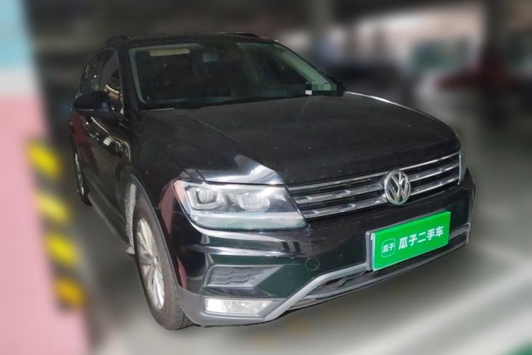 Used Volkswagen Tiguan L 2018 330TSI Automatic Two-Wheel Drive Luxury Edition Front Right 45 Deg