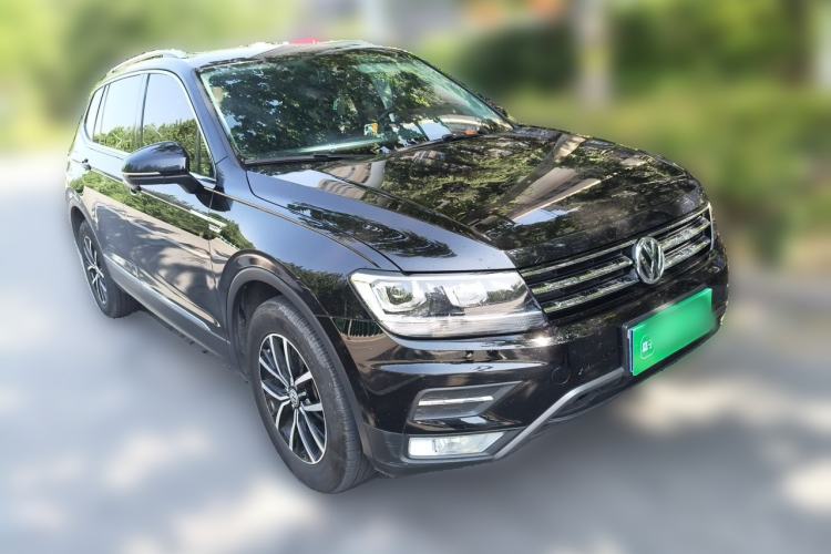 Used Volkswagen Tiguan L 2018 Facelift 330TSI Automatic Two-Wheel Drive Luxury Edition Front Right 45 Deg