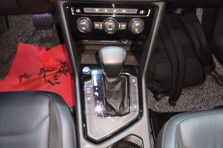 Used Volkswagen Tiguan L 2018 280TSI Automatic Two-Wheel Drive Comfort Edition Gear Lever