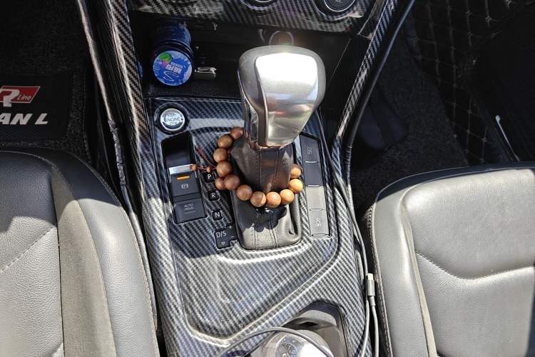 Used Volkswagen Tiguan L 2018 330TSI Automatic Two-Wheel Drive Luxury Edition Gear Lever