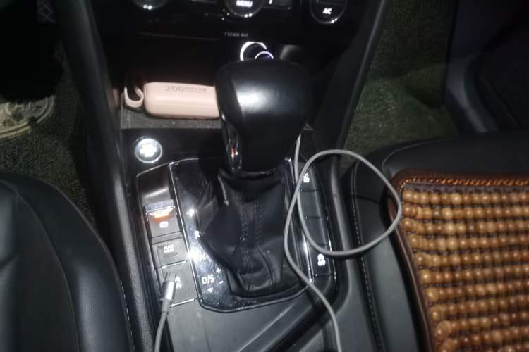 Used Volkswagen Tiguan L 2018 380TSI Automatic All-Wheel Drive Luxury Edition Gear Lever