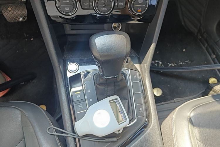 Used Volkswagen Tiguan L 2018 Facelift 330TSI Automatic Two-Wheel Drive Luxury Edition Gear Lever