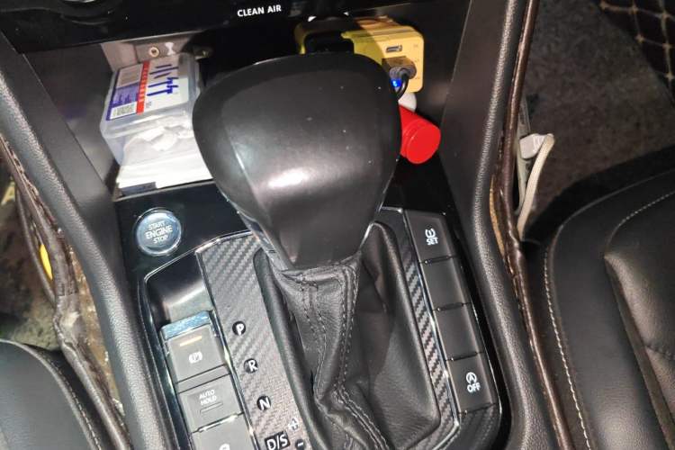 Used Volkswagen Tiguan L 2018 380TSI Automatic All-Wheel Drive Luxury Edition Gear Lever