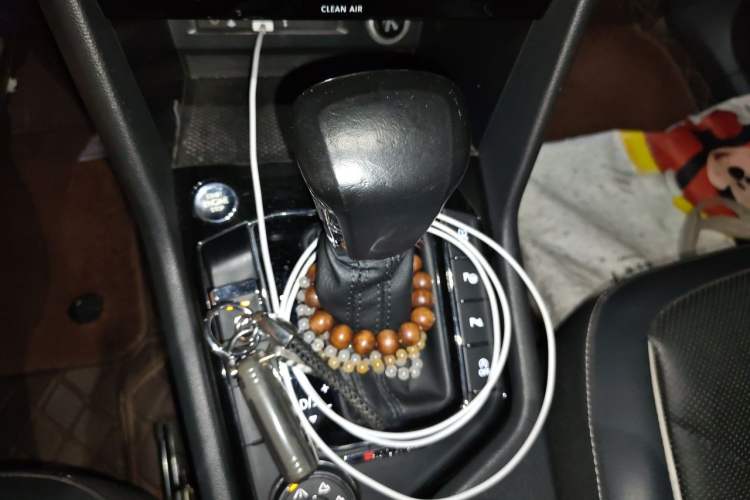 Used Volkswagen Tiguan L 2018 Revised Version 380TSI Automatic All-Wheel Drive Flagship Edition Gear Lever