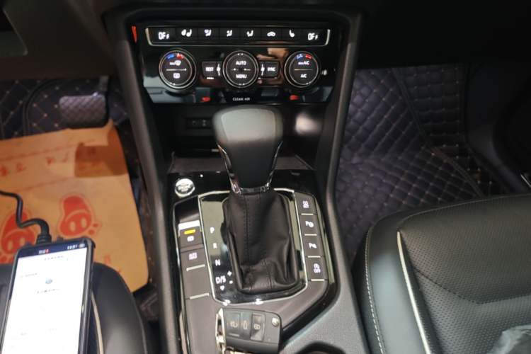 Used Volkswagen Tiguan L 2018 330TSI Automatic Two-Wheel Drive Flagship Edition Gear Lever
